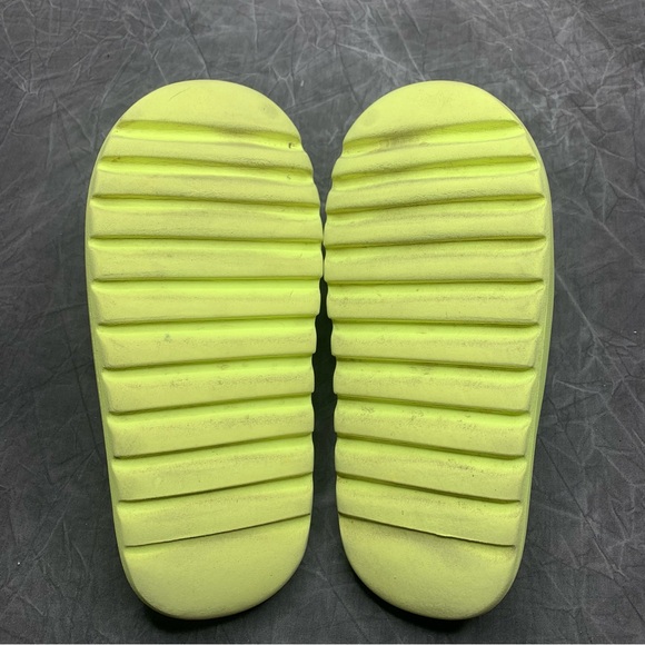 Adidas Yeezy Slides “Glow Green” - Picture 4 of 8